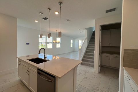Townhouse in Wesley Chapel, Florida 3 bedrooms, 198.07 sq.m. № 1732687 - photo 4