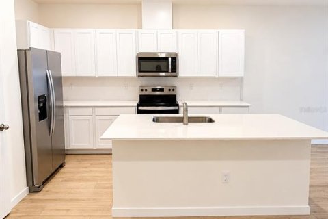 Townhouse in Orlando, Florida 3 bedrooms, 155.43 sq.m. № 2148027 - photo 3