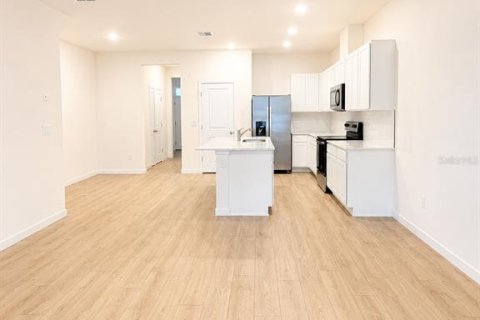 Townhouse in Orlando, Florida 3 bedrooms, 155.43 sq.m. № 2148027 - photo 2