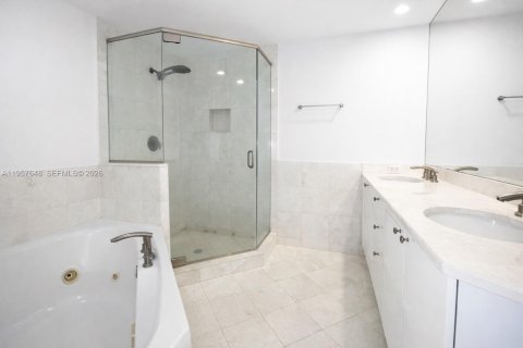 Copropriété à vendre à Miami, Floride: 2 chambres, 144.74 m2 № 2192057 - photo 13