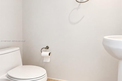 Copropriété à vendre à Miami, Floride: 2 chambres, 144.74 m2 № 2192057 - photo 17