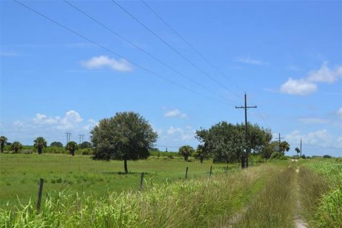 Terreno en venta en St. Lucie, Florida № 915197 - foto 1