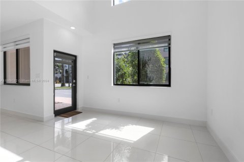 Купить кондоминиум в Дорал, Флорида 2 спальни, 121.89м2, № 1962496 - фото 5