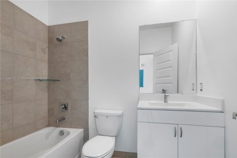 Купить кондоминиум в Дорал, Флорида 2 спальни, 121.89м2, № 1962496 - фото 13