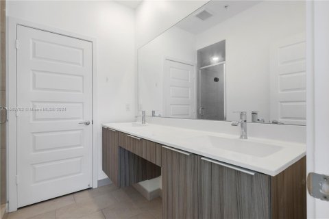 Купить кондоминиум в Дорал, Флорида 2 спальни, 121.89м2, № 1962496 - фото 12