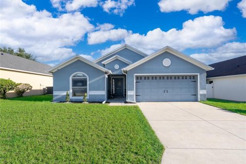 House in Davenport, Florida 3 bedrooms, 164.25 sq.m. № 2348340