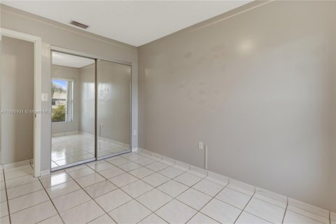 Villa ou maison à vendre à Miami, Floride: 3 chambres, 115.48 m2 № 1947160 - photo 23