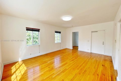 Condominio en alquiler en Miami Beach, Florida, 32.33 m2 № 2020058 - foto 3