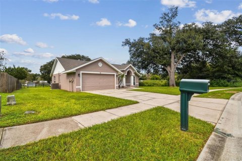Casa en venta en Zephyrhills, Florida, 3 dormitorios, 122.45 m2 № 1914358 - foto 4