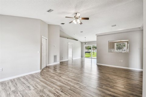 Casa en venta en Zephyrhills, Florida, 3 dormitorios, 122.45 m2 № 1914358 - foto 12
