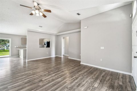 Casa en venta en Zephyrhills, Florida, 3 dormitorios, 122.45 m2 № 1914358 - foto 13