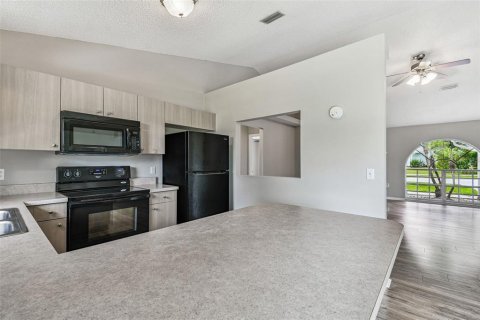 Casa en venta en Zephyrhills, Florida, 3 dormitorios, 122.45 m2 № 1914358 - foto 26