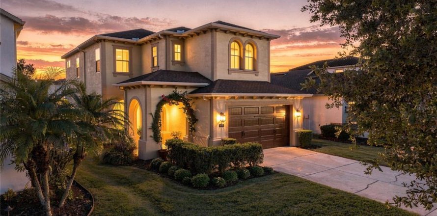 Villa ou maison à ESTANCIA

 à Wesley Chapel, Floride 3 chambres, 226.4 m2 № 2396663
