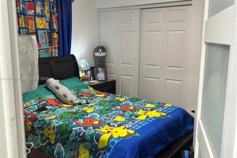 House in Hialeah Gardens, Florida 3 bedrooms, 108.7 sq.m. № 2001021 - photo 12