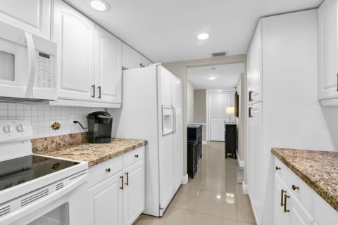 Купить кондоминиум в Бока-Ратон, Флорида 5 комнат, 128.67м2, № 2263665 - фото 11