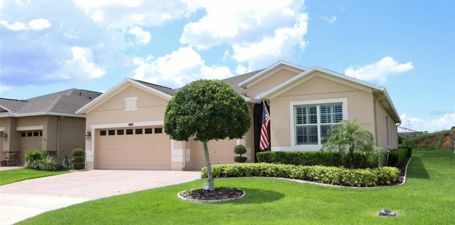 House in Clermont, Florida 4 bedrooms, 213.02 sq.m. № 1786857