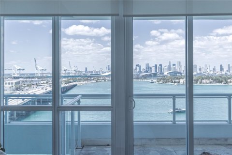 Condominio en alquiler en Miami Beach, Florida, 2 dormitorios, 139.26 m2 № 2013551 - foto 24