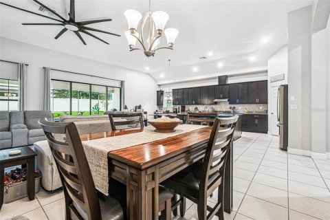 House in Valrico, Florida 5 bedrooms, 297.47 sq.m. № 1907625 - photo 24
