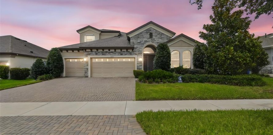 House in Valrico, Florida 5 bedrooms, 297.47 sq.m. № 1907625