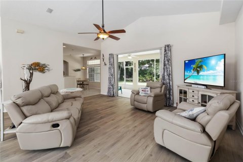 House in Ormond Beach, Florida 3 bedrooms, 201.41 sq.m. № 1649577 - photo 8