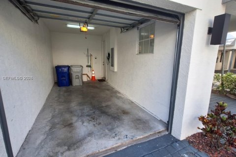 Villa ou maison à louer à Pompano Beach, Floride: 4 chambres, 200.76 m2 № 2009674 - photo 3