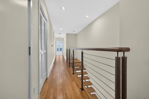 Condo in Saint Petersburg, Florida, 2 bedrooms № 2410014 - photo 24