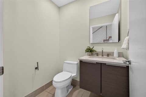 Condo in Saint Petersburg, Florida, 2 bedrooms № 2410014 - photo 22