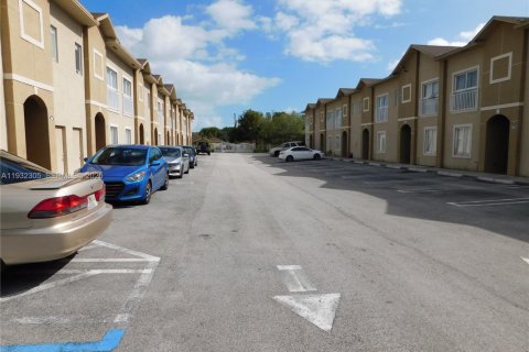 Снять в аренду таунхаус в Катлер-Бей, Флорида 4 спальни, 133.78м2, № 1991640 - фото 3