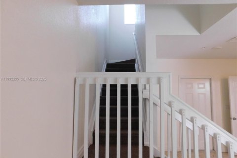 Снять в аренду таунхаус в Катлер-Бей, Флорида 4 спальни, 133.78м2, № 1991640 - фото 16