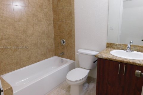 Снять в аренду таунхаус в Катлер-Бей, Флорида 4 спальни, 133.78м2, № 1991640 - фото 21