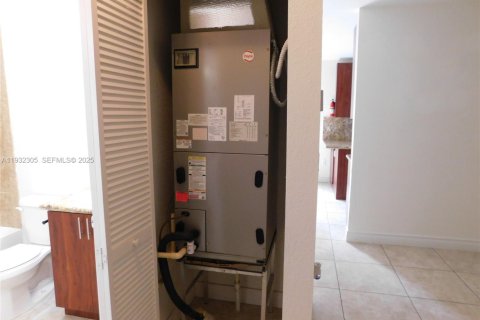 Снять в аренду таунхаус в Катлер-Бей, Флорида 4 спальни, 133.78м2, № 1991640 - фото 13