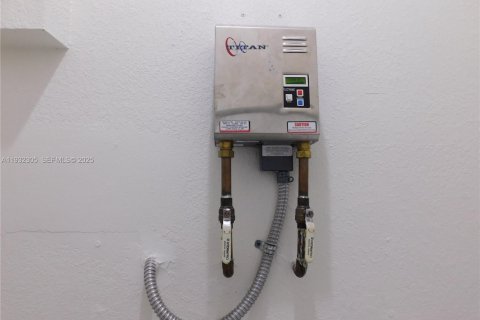 Снять в аренду таунхаус в Катлер-Бей, Флорида 4 спальни, 133.78м2, № 1991640 - фото 25