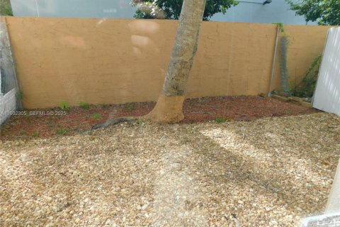 Снять в аренду таунхаус в Катлер-Бей, Флорида 4 спальни, 133.78м2, № 1991640 - фото 14