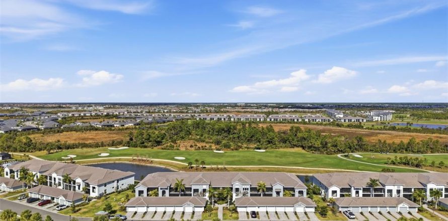 Кондоминиум с 6 комнатами в Венеция, Флорида в WELLEN PARK № 2141244