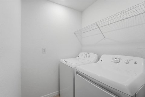 Купить кондоминиум в Венеция, Флорида 6 комнат, 145.67м2, № 2141244 - фото 25