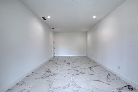 Casa en venta en Daytona Beach, Florida, 4 dormitorios, 266.07 m2 № 2127536 - foto 8