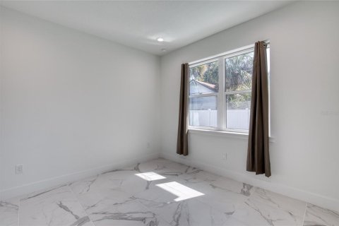 Casa en venta en Daytona Beach, Florida, 4 dormitorios, 266.07 m2 № 2127536 - foto 13
