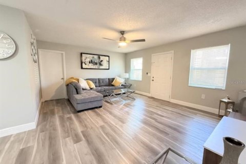 Appartement à louer à Winter Haven, Floride: 2 chambres, 101.26 m2 № 2114121 - photo 11