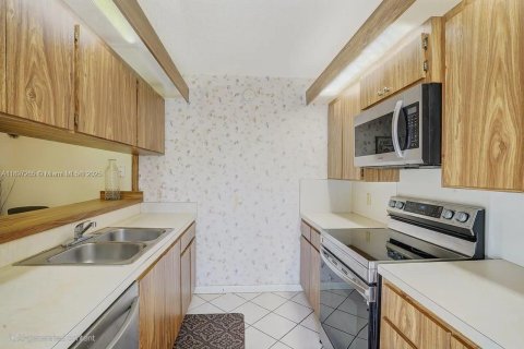 Townhouse in West Palm Beach, Florida 2 bedrooms, 114.83 sq.m. № 1948766 - photo 7