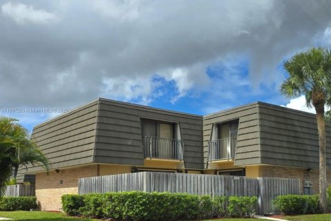 Townhouse in West Palm Beach, Florida 2 bedrooms, 114.83 sq.m. № 1948766 - photo 10