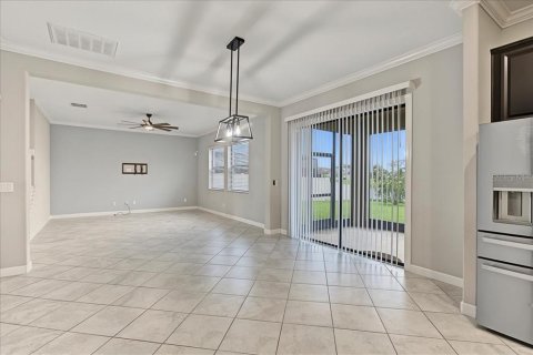 Villa ou maison à vendre à Wesley Chapel, Floride: 5 chambres, 275.36 m2 № 2124491 - photo 11