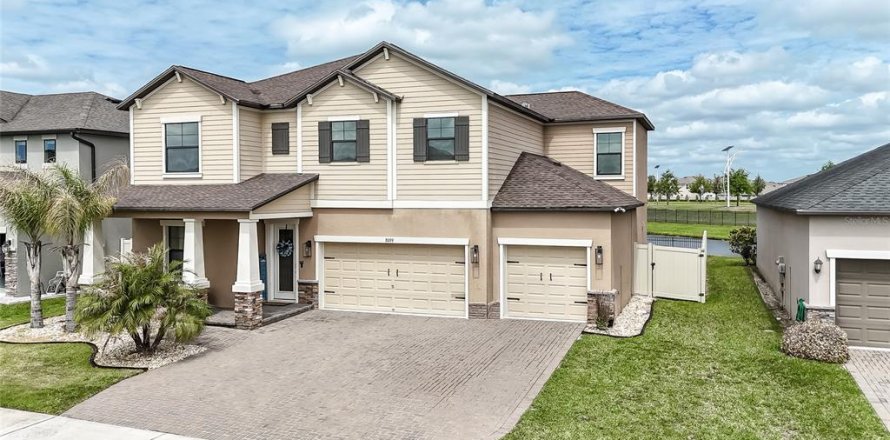 Villa ou maison à Wesley Chapel, Floride 5 chambres, 275.36 m2 № 2124491