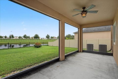 Villa ou maison à vendre à Wesley Chapel, Floride: 5 chambres, 275.36 m2 № 2124491 - photo 3
