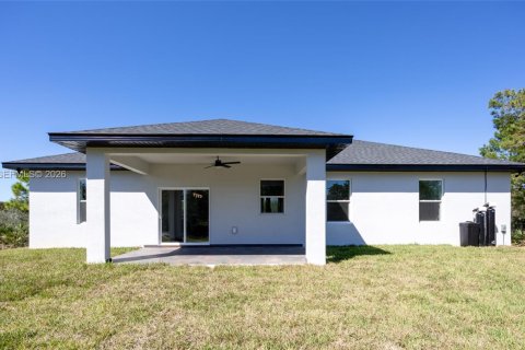House in Sebring, Florida 3 bedrooms, 138.24 sq.m. № 2086952 - photo 28