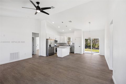 House in Sebring, Florida 3 bedrooms, 138.24 sq.m. № 2086952 - photo 10