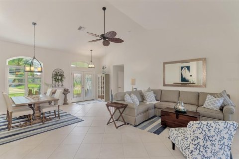 House in Venice, Florida 3 bedrooms, 212.28 sq.m. № 2393448 - photo 10