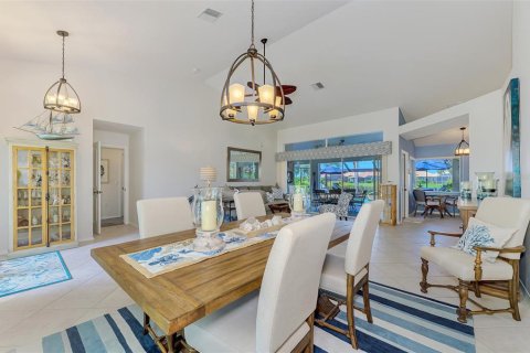 House in Venice, Florida 3 bedrooms, 212.28 sq.m. № 2393448 - photo 11