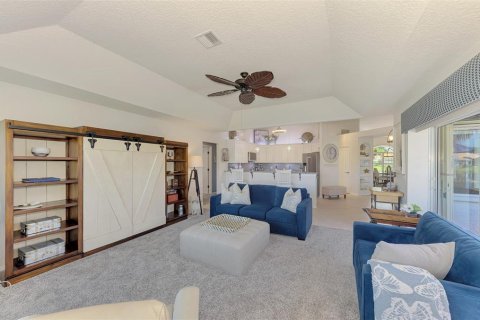 House in Venice, Florida 3 bedrooms, 212.28 sq.m. № 2393448 - photo 18