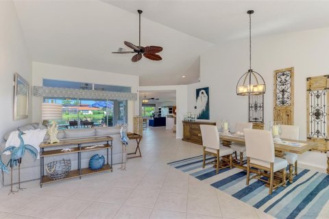 House in Venice, Florida 3 bedrooms, 212.28 sq.m. № 2393448 - photo 7