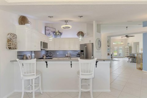 House in Venice, Florida 3 bedrooms, 212.28 sq.m. № 2393448 - photo 14